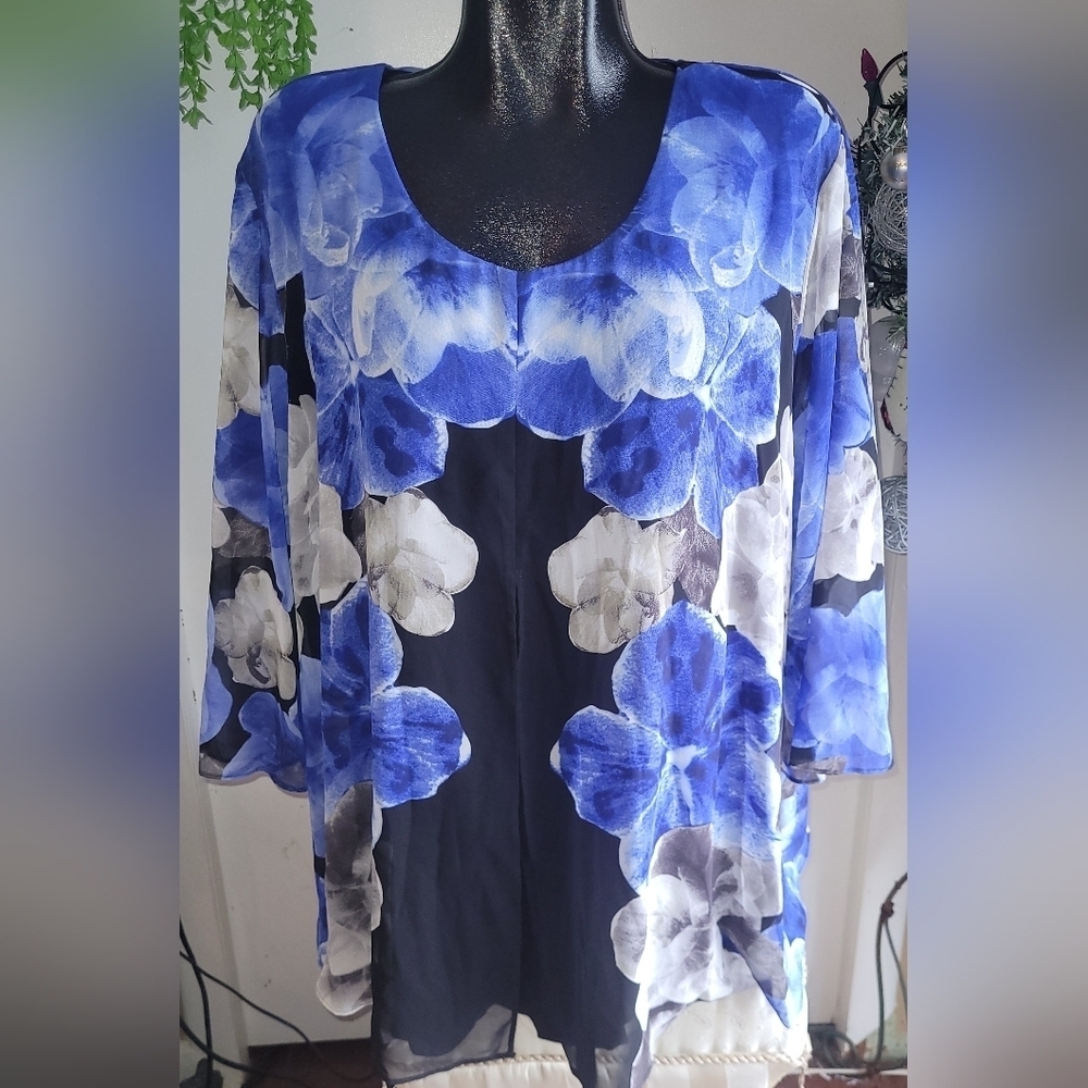 Tanjay Blue and White Floral Blouse Size 22W